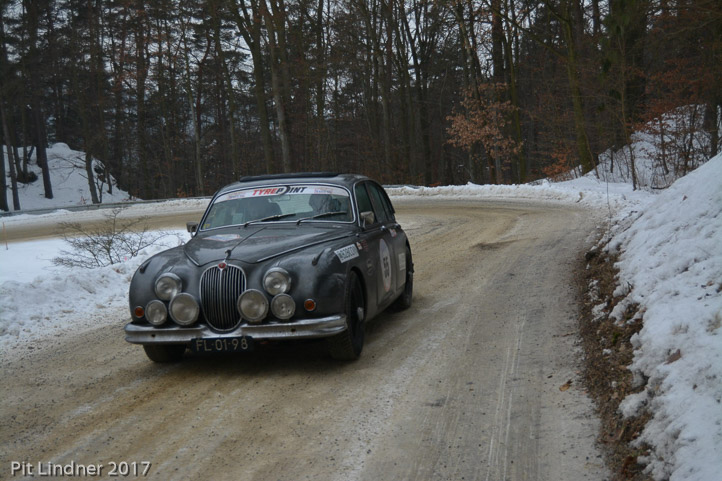 DSC_0969_web_web pit