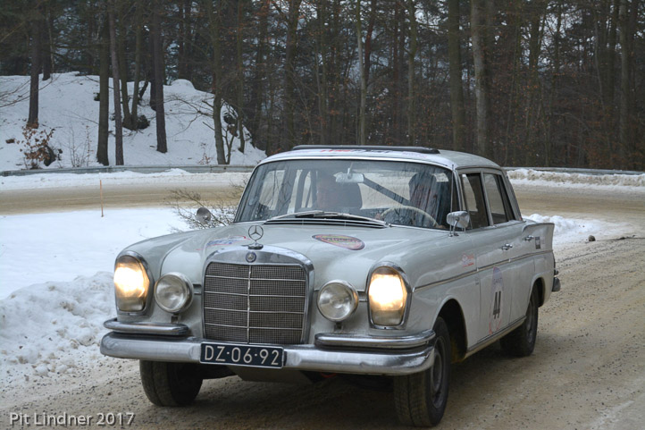 DSC_1036_web_web pit